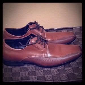 Brown Kenneth Cole dress shoes